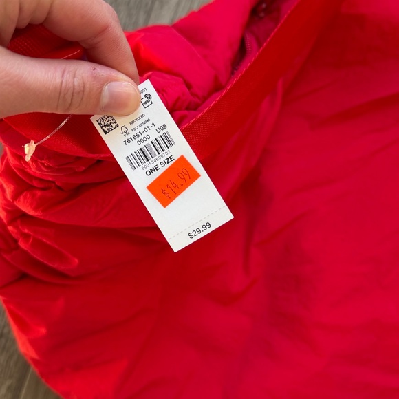 Old navy red zip bag - Picture 2 of 2